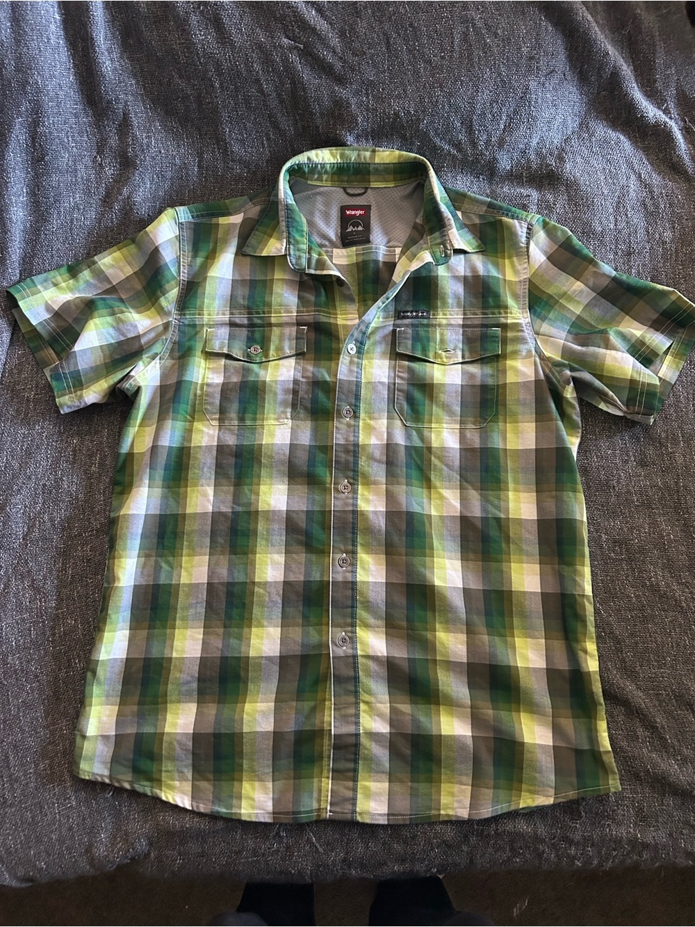 Wrangler Green Plaid Short Sleeve Button-Down Shirt